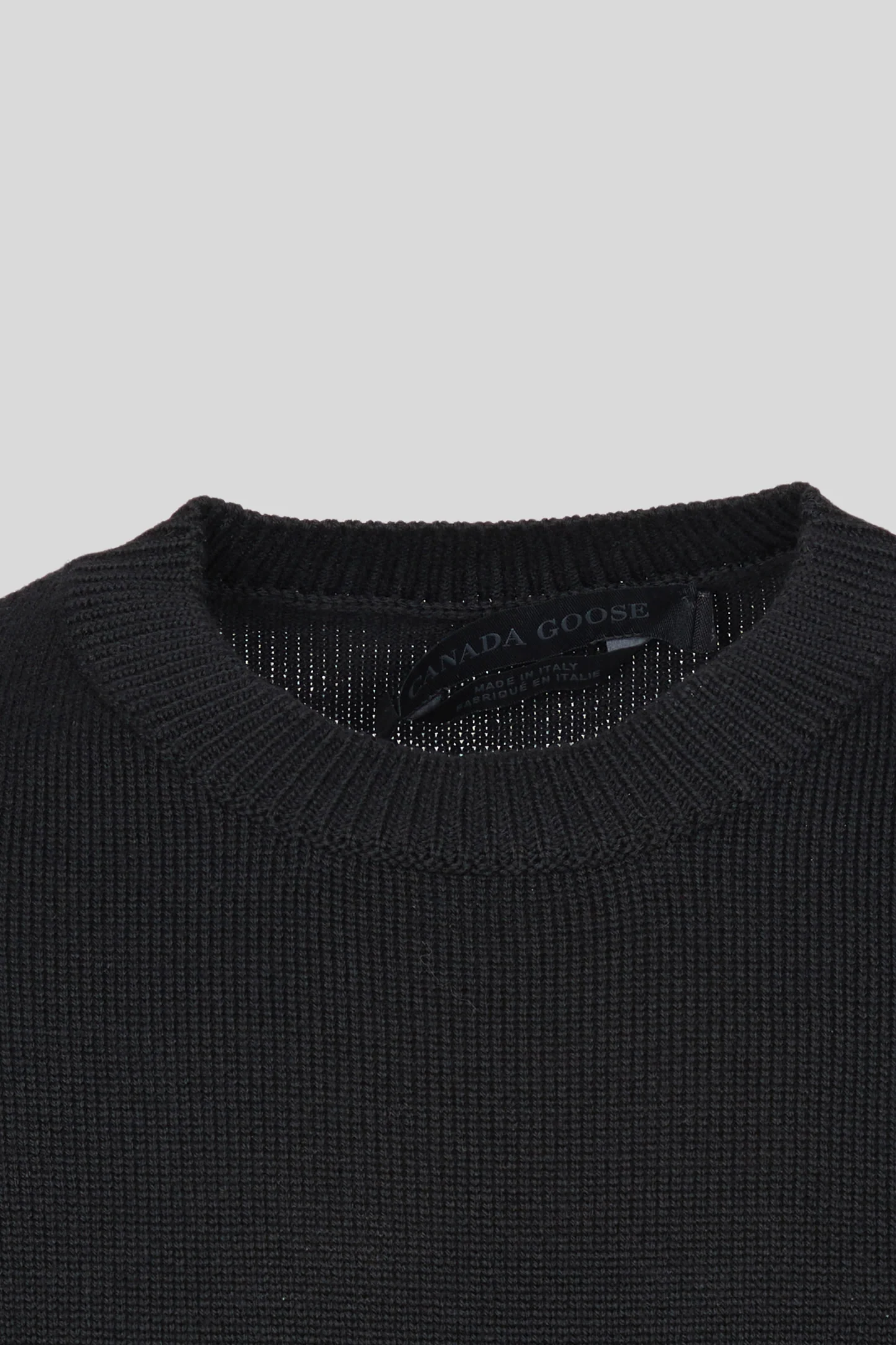 Saturna Crewneck Wordmark - Image 3